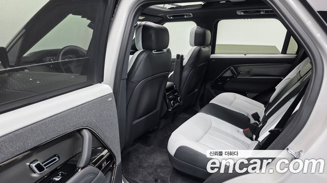 Land Rover Range Rover Sport (III) P550E Dynamic HSE 2026 — фото 12