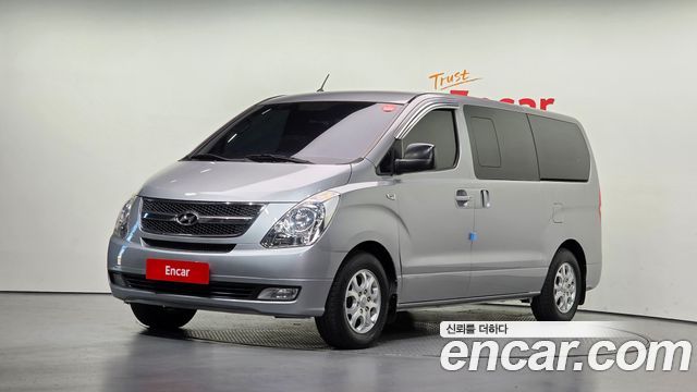 Hyundai Grand Starex 5-Seater VAN CVX Luxury
