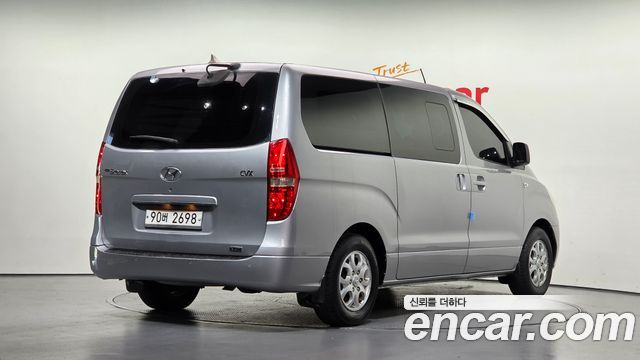 Hyundai Grand Starex 5-Seater VAN CVX Luxury 2011 — фото 2