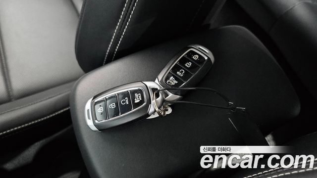 Hyundai Venue 1,6 Premium 2023 — фото 34