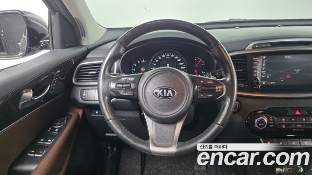 Kia Sorento Diesel 2.0 2WD Noblesse Special 2016 — фото 13
