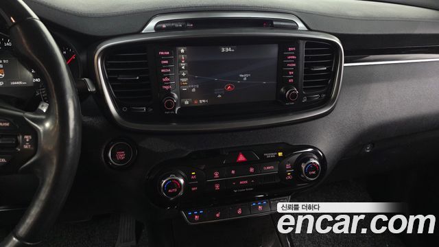 Kia Sorento Diesel 2.0 2WD Noblesse Special 2016 — фото 14