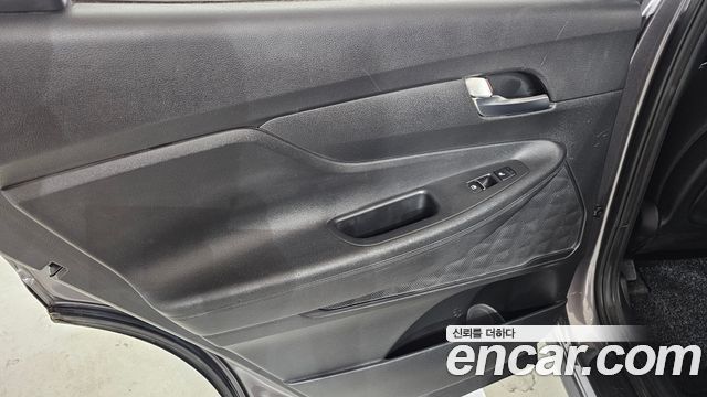 Hyundai Santa Fe Gasoline 2.5T 2WD Exclusive 2023 — фото 25