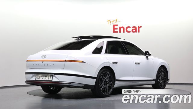 Hyundai Grandeur (GN7) 2,5 Gasoline 2WD Exclusive 2023 — фото 2