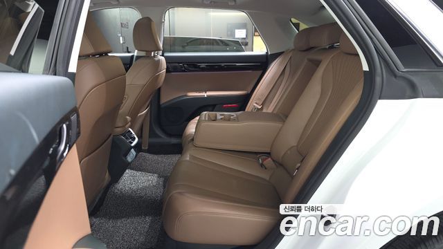 Hyundai Grandeur (GN7) 2,5 Gasoline 2WD Exclusive 2023 — фото 15