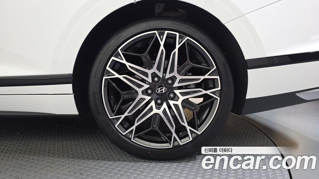 Hyundai Grandeur (GN7) 2,5 Gasoline 2WD Exclusive 2023 — фото 27