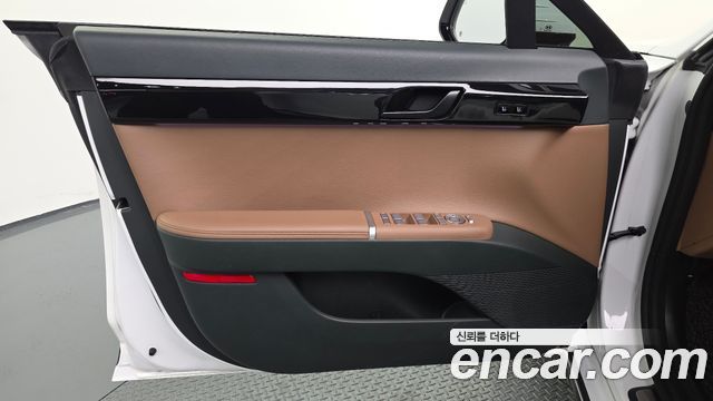 Hyundai Grandeur (GN7) 2,5 Gasoline 2WD Exclusive 2023 — фото 30