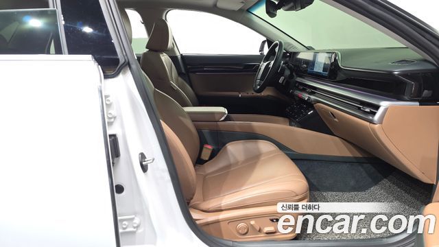 Hyundai Grandeur (GN7) 2,5 Gasoline 2WD Exclusive 2023 — фото 32