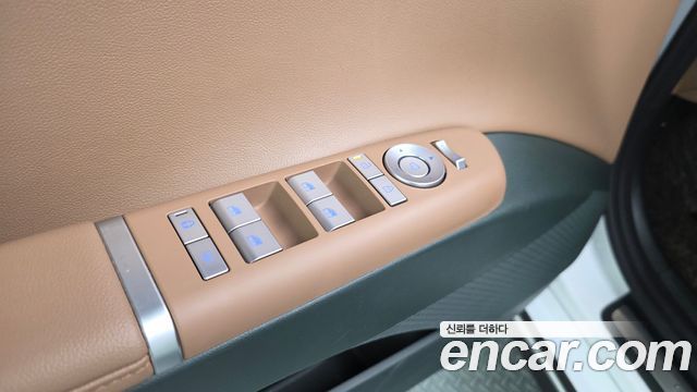 Hyundai Grandeur (GN7) 2,5 Gasoline 2WD Exclusive 2023 — фото 34