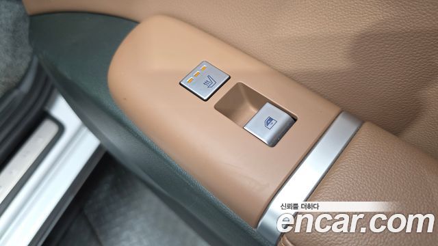 Hyundai Grandeur (GN7) 2,5 Gasoline 2WD Exclusive 2023 — фото 35