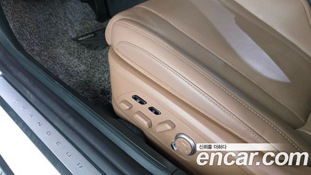 Hyundai Grandeur (GN7) 2,5 Gasoline 2WD Exclusive 2023 — фото 36