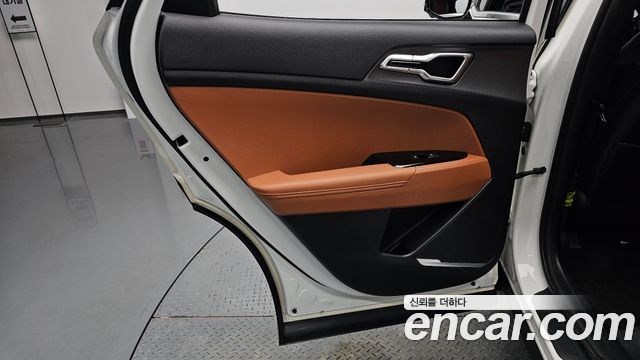 Kia Sportage (V) Gasoline 1.6 Turbo 2WD Nobleless 2023 — фото 25