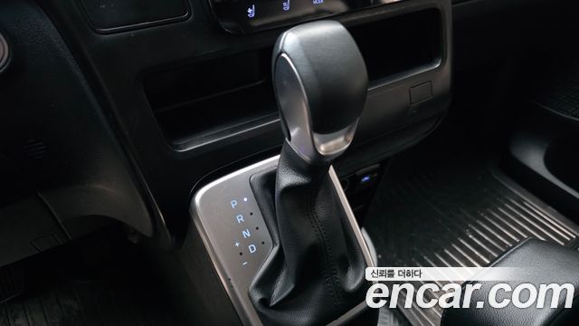 Hyundai Staria L3.5 Cargo 3-Seater Modern 2023 — фото 9