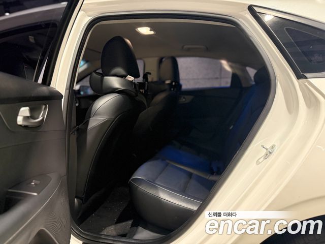Kia K3 Luxury 2020 — фото 21