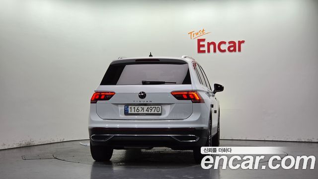 Volkswagen Tiguan (II) 2.0 TDI Premium 2021 — фото 4