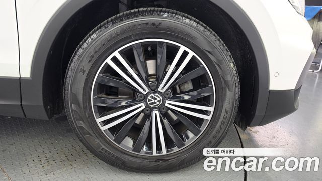 Volkswagen Tiguan (II) 2.0 TDI Premium 2021 — фото 5