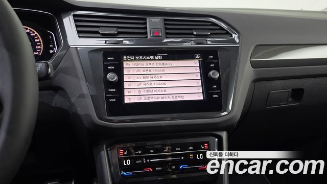 Volkswagen Tiguan (II) 2.0 TDI Premium 2021 — фото 14