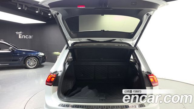 Volkswagen Tiguan (II) 2.0 TDI Premium 2021 — фото 20