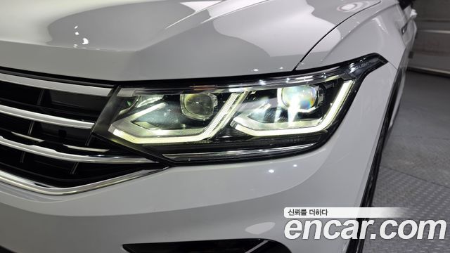 Volkswagen Tiguan (II) 2.0 TDI Premium 2021 — фото 22