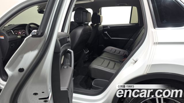 Volkswagen Tiguan (II) 2.0 TDI Premium 2021 — фото 26