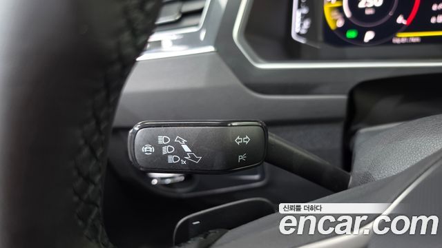 Volkswagen Tiguan (II) 2.0 TDI Premium 2021 — фото 29