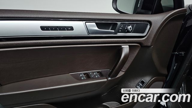 Volkswagen Touareg V6 3.0 TDI Bluemotion 7P5 2016 — фото 33
