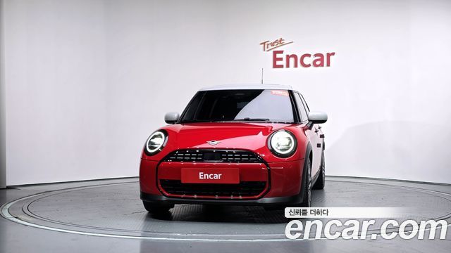 MINI Cooper C (IV) 5Door Classic 2025 — фото 3