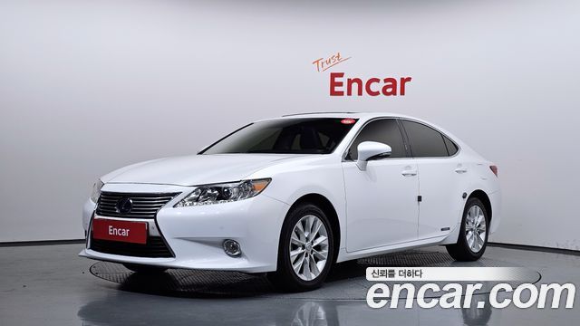 Lexus ES300h Supreme XV60