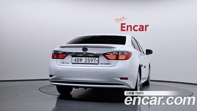Lexus ES300h Supreme XV60 2013 — фото 4