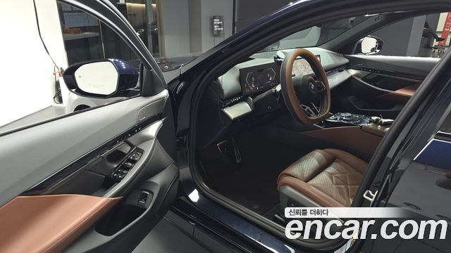 BMW 5 Series (G60) 530e M Sport 2025 — фото 10