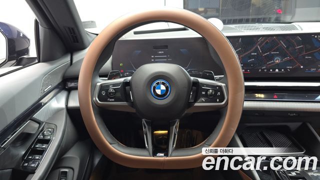 BMW 5 Series (G60) 530e M Sport 2025 — фото 16