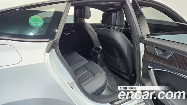 Audi A7 (4K) 55 TFSI e Quattro Premium 2023 — фото 11