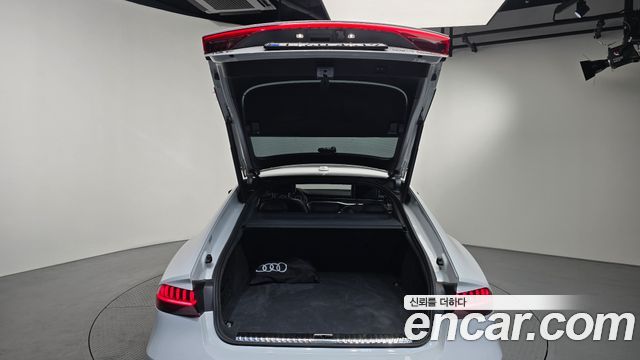 Audi A7 (4K) 55 TFSI e Quattro Premium 2023 — фото 18