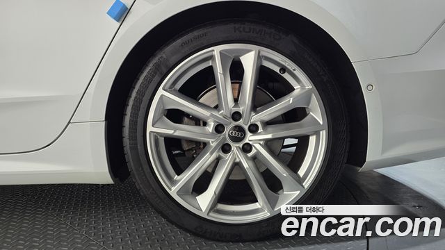 Audi A7 (4K) 55 TFSI e Quattro Premium 2023 — фото 21