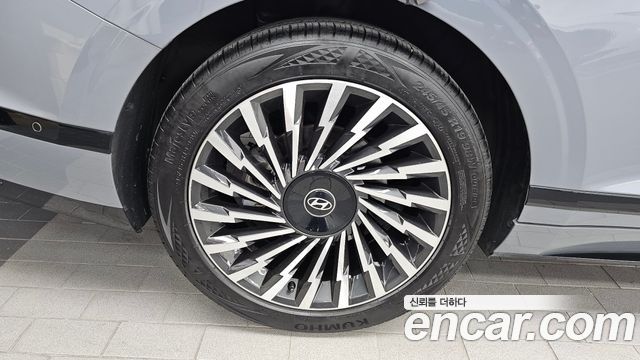 Hyundai Grandeur (GN7) 2,5 Gasoline 2WD Calligraphy 2024 — фото 5