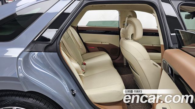 Hyundai Grandeur (GN7) 2,5 Gasoline 2WD Calligraphy 2024 — фото 12