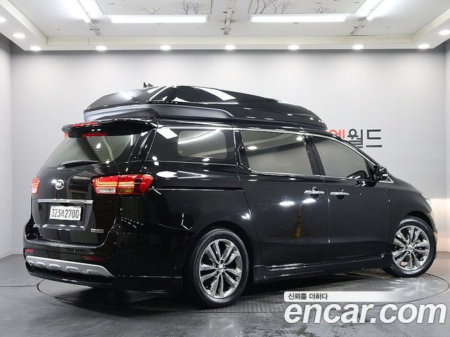 Kia Carnival 9-seater Hi-Limousine Noblesse 2017 — фото 3