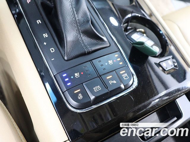 Kia Carnival 9-seater Hi-Limousine Noblesse 2017 — фото 10