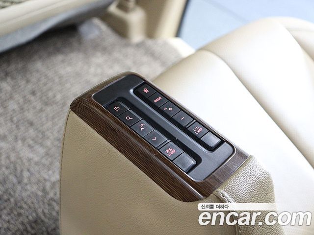 Kia Carnival 9-seater Hi-Limousine Noblesse 2017 — фото 19