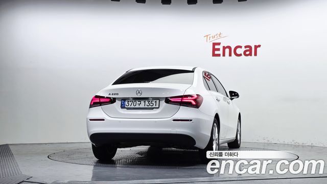 Mercedes-Benz A-Class (W177) A220 Sedan 2020 — фото 4