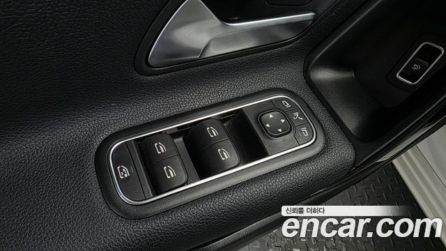 Mercedes-Benz A-Class (W177) A220 Sedan 2020 — фото 19