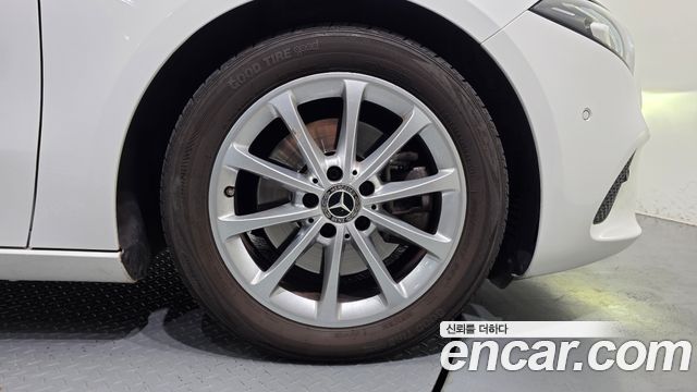 Mercedes-Benz A-Class (W177) A220 Sedan 2020 — фото 21