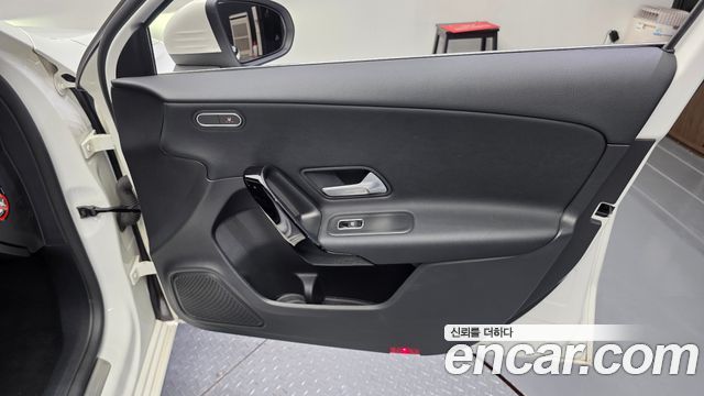 Mercedes-Benz A-Class (W177) A220 Sedan 2020 — фото 24