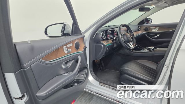 Mercedes-Benz E-Class (W213) E220d 4MATIC Exclusive 2019 — фото 10