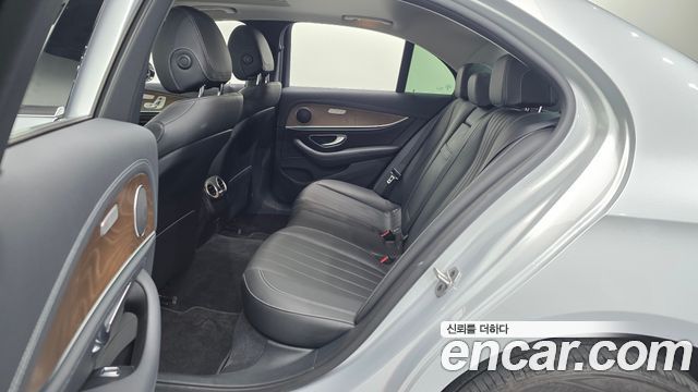 Mercedes-Benz E-Class (W213) E220d 4MATIC Exclusive 2019 — фото 11