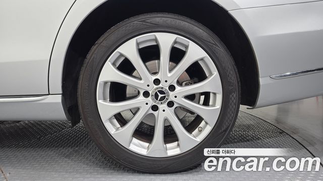 Mercedes-Benz E-Class (W213) E220d 4MATIC Exclusive 2019 — фото 21