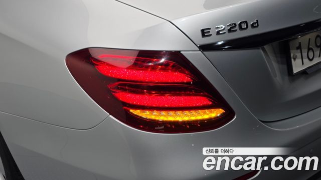 Mercedes-Benz E-Class (W213) E220d 4MATIC Exclusive 2019 — фото 23