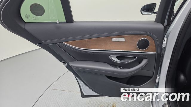 Mercedes-Benz E-Class (W213) E220d 4MATIC Exclusive 2019 — фото 25