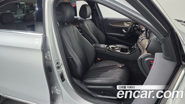 Mercedes-Benz E-Class (W213) E220d 4MATIC Exclusive 2019 — фото 26
