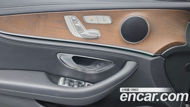 Mercedes-Benz E-Class (W213) E220d 4MATIC Exclusive 2019 — фото 28